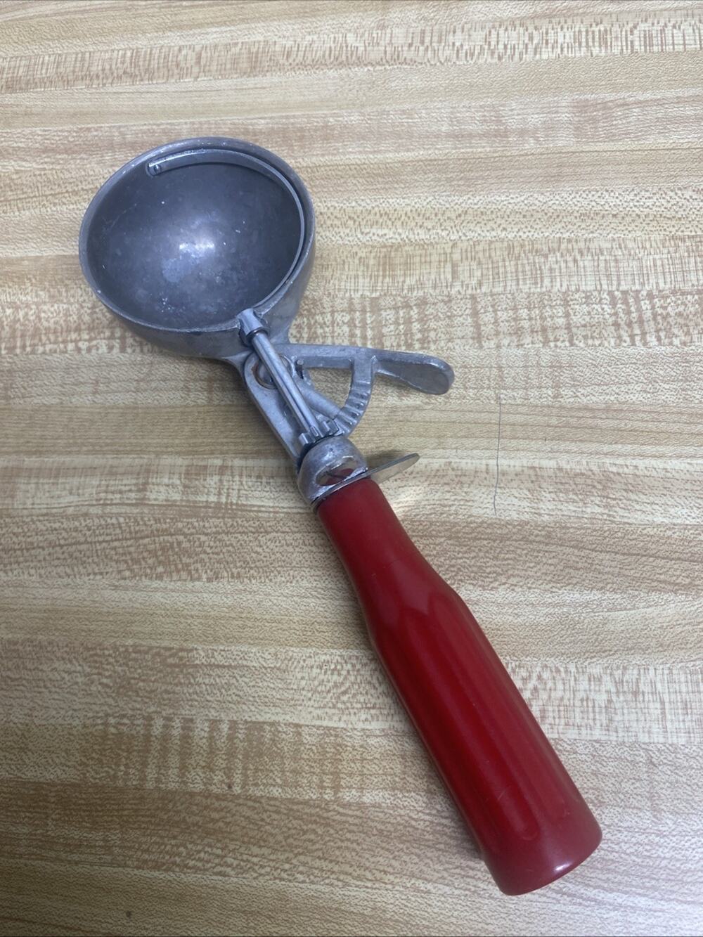 Ice Cream Scooper Kitchen Tool Peerless Stainless Steel 2 1/2” Bowl Red Handle
